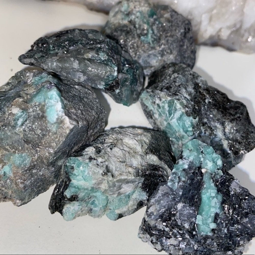 Emerald in Mica Matrix (1pc)